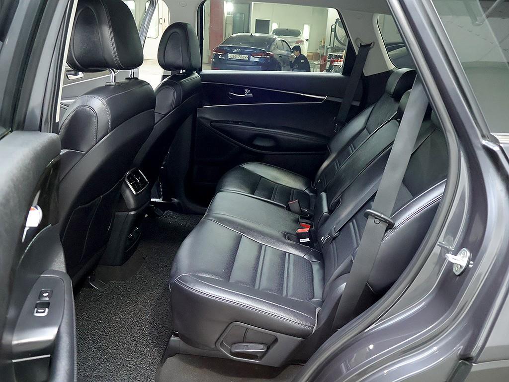 Kia Sorento — photo 12