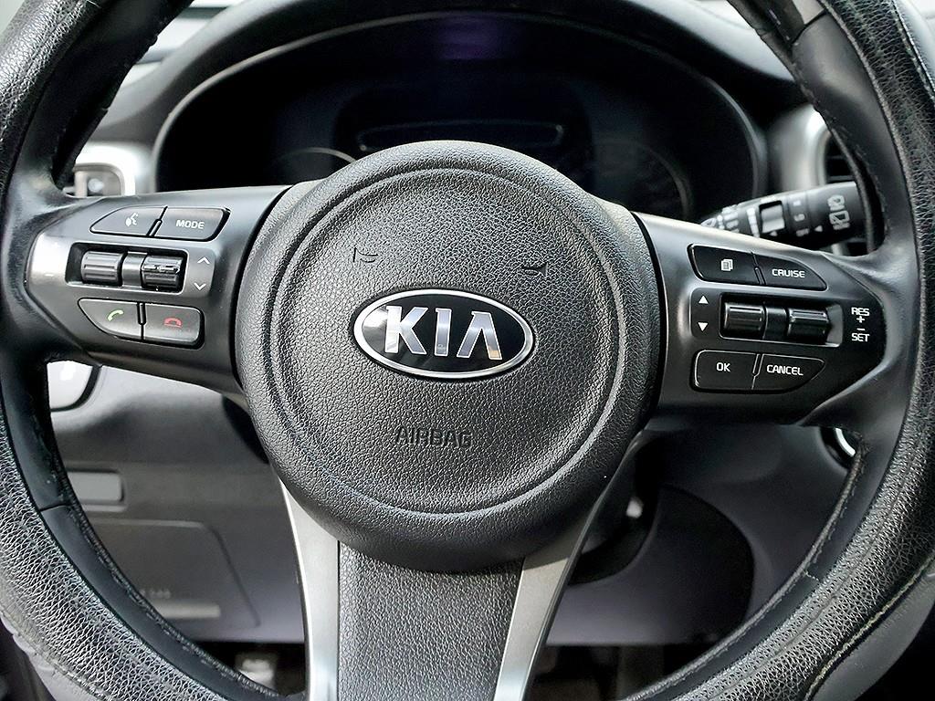 Kia Sorento — photo 16