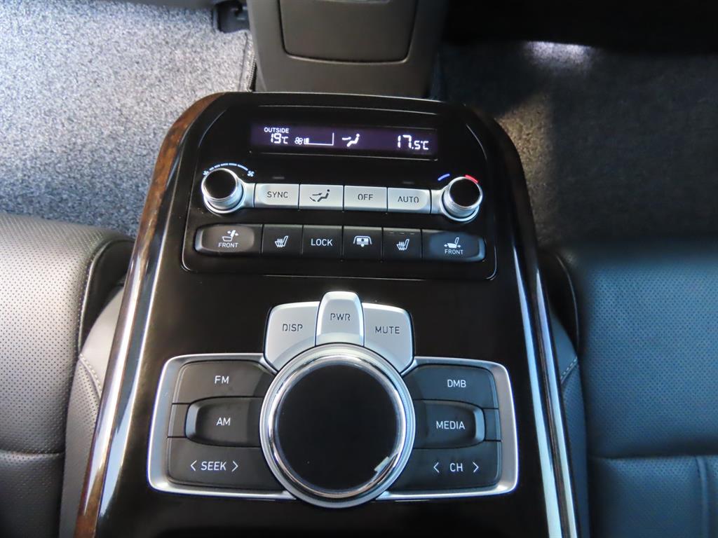 Genesis G90 — photo 07