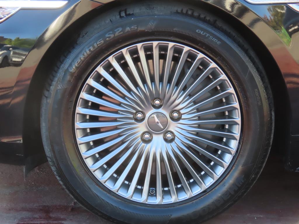 Genesis G90 — photo 20