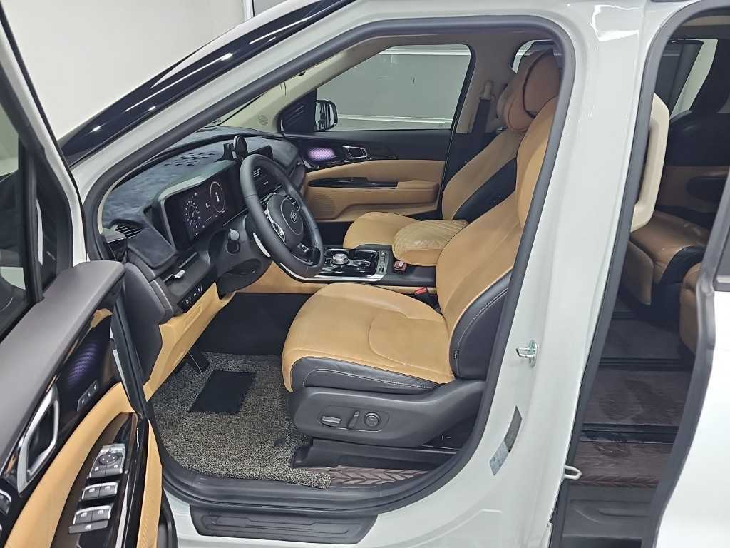 Kia Carnival — photo 11