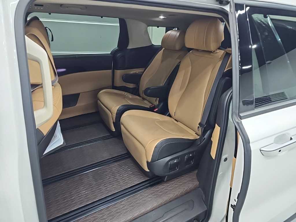 Kia Carnival — photo 12