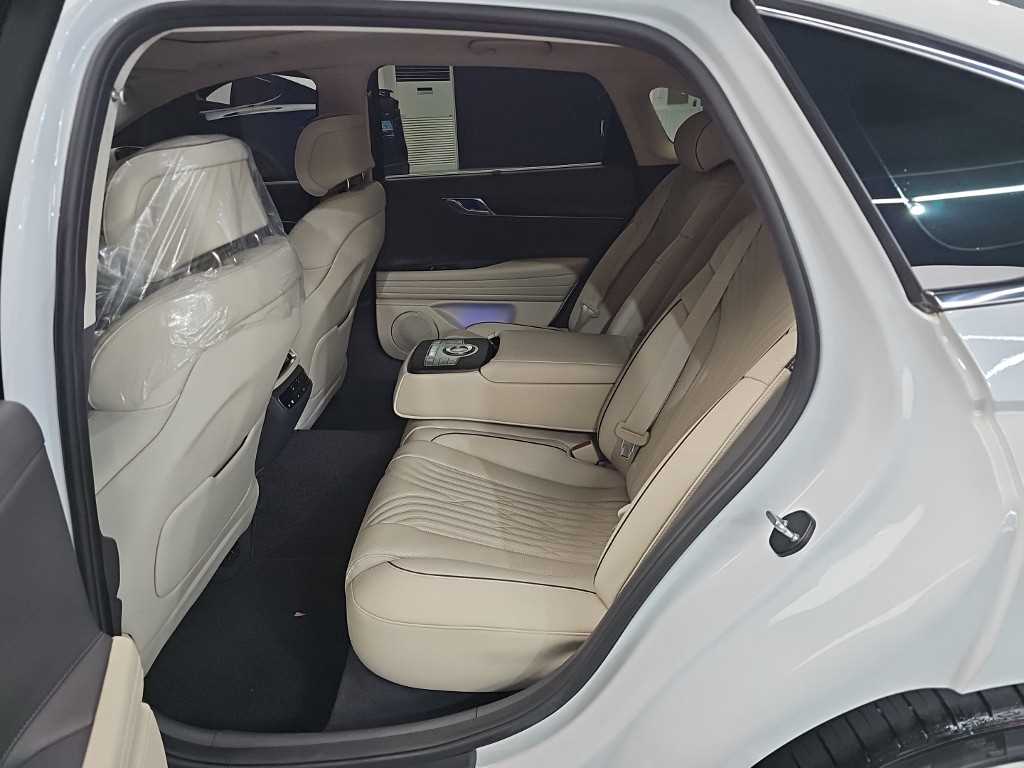 Genesis G80 — photo 12