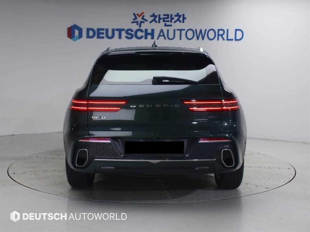 Genesis GV70 — photo 05