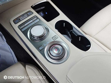 Genesis GV70 — photo 09