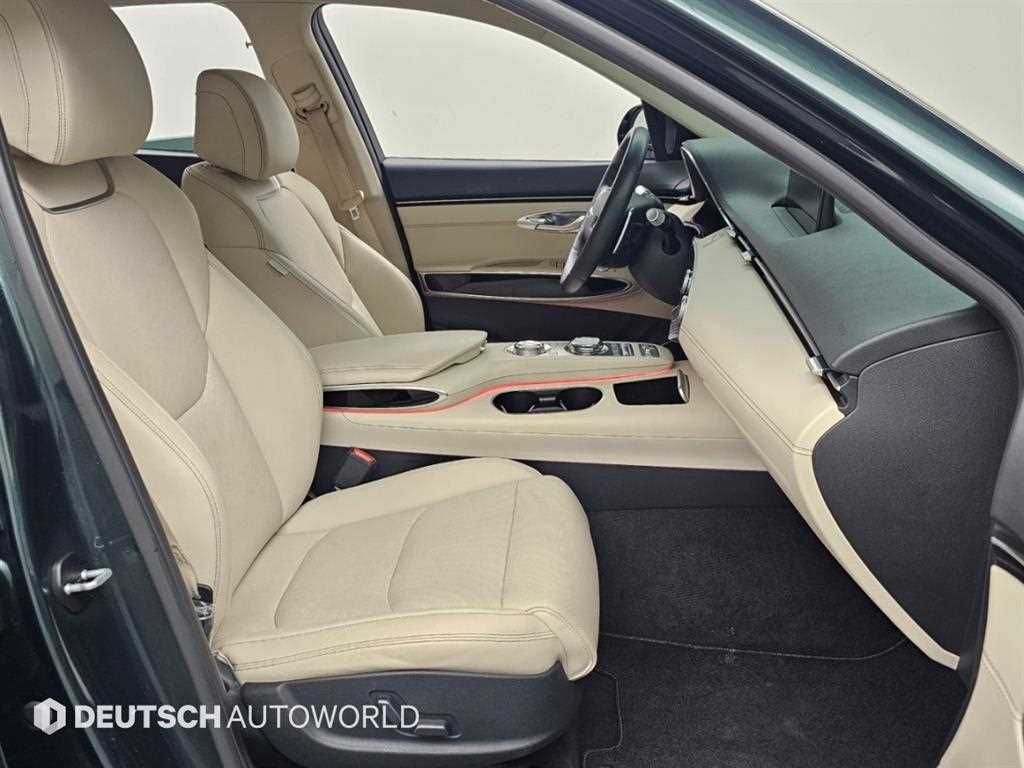 Genesis GV70 — photo 10