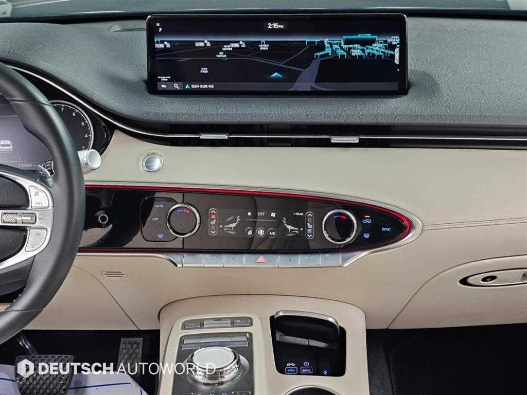 Genesis GV70 — photo 13