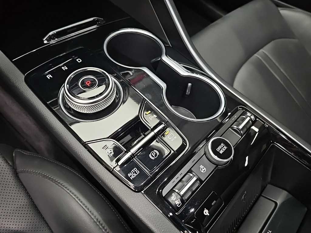 Kia K5 — photo 08