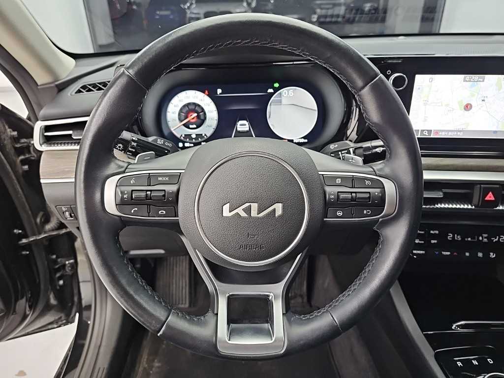 Kia K5 — photo 09