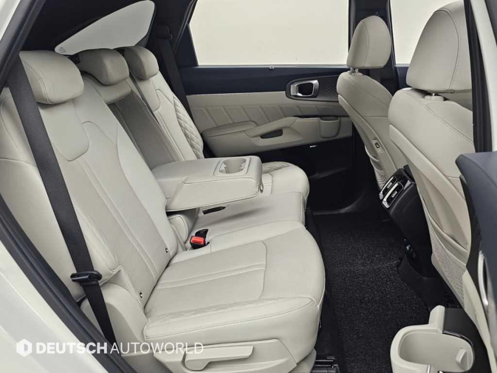 Kia Sorento — photo 12