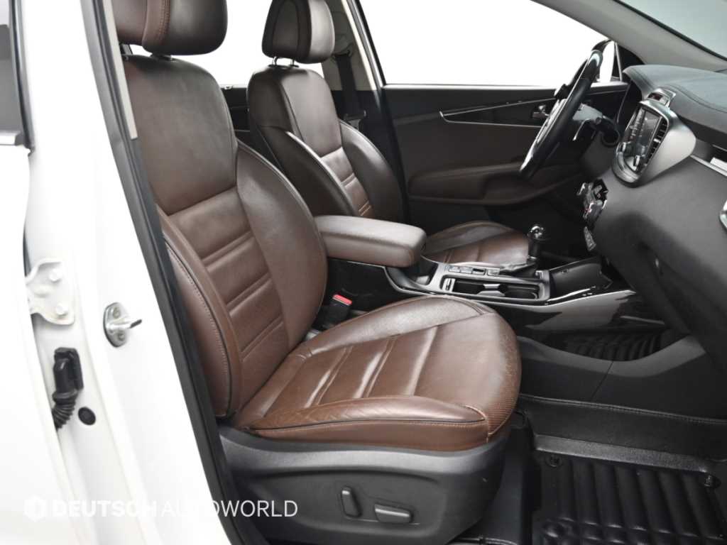 Kia Sorento — photo 10