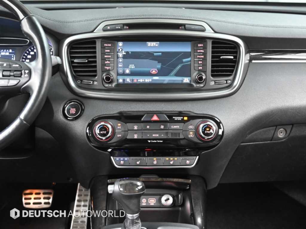 Kia Sorento — photo 14