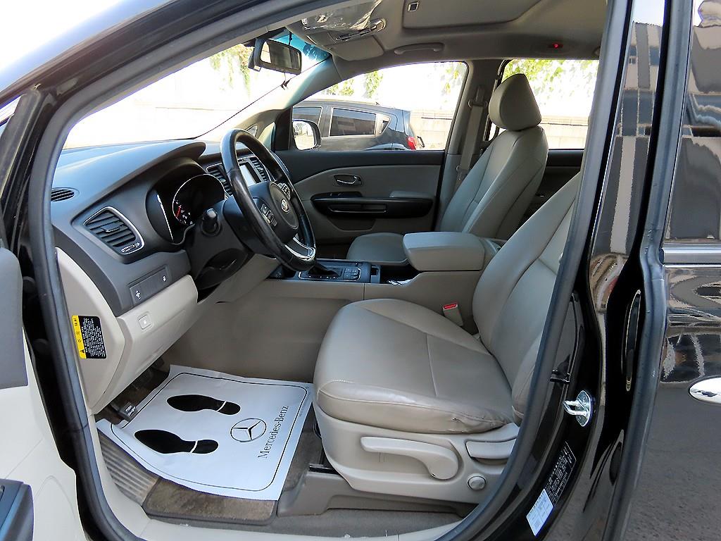Kia Carnival — photo 05