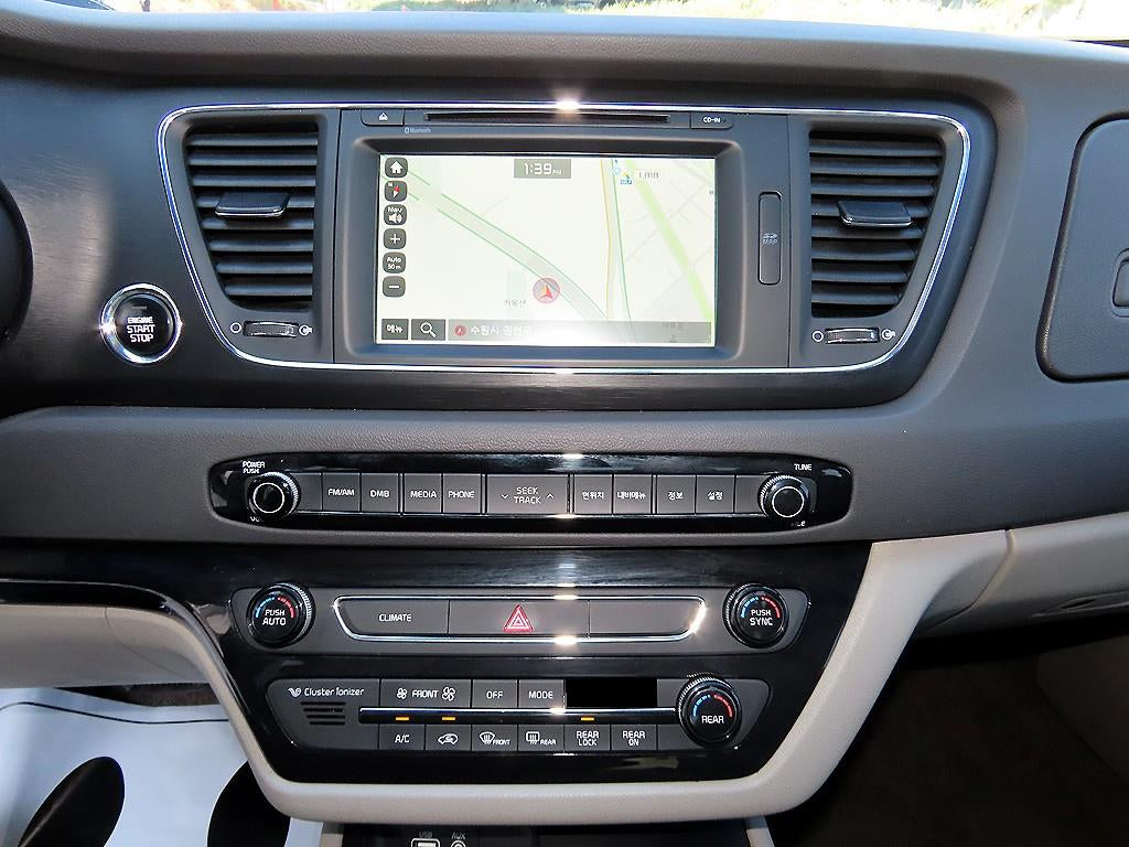 Kia Carnival — photo 12