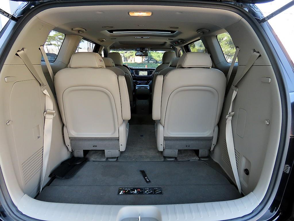 Kia Carnival — photo 17