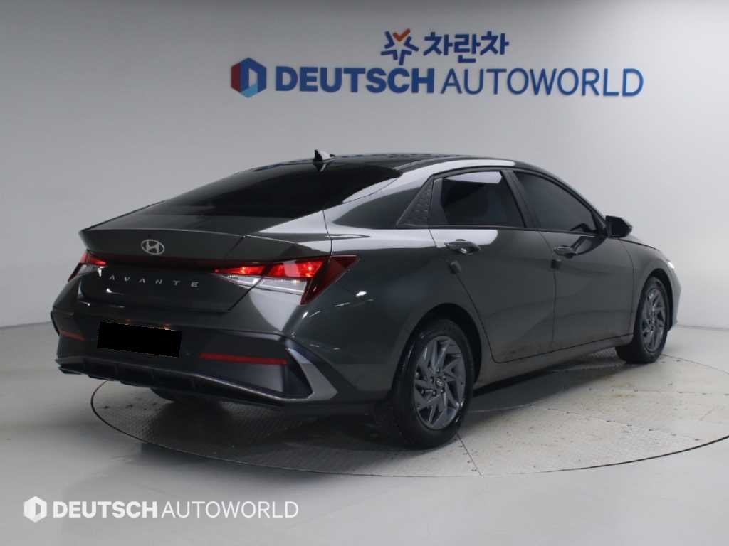 Hyundai Avante — photo 02