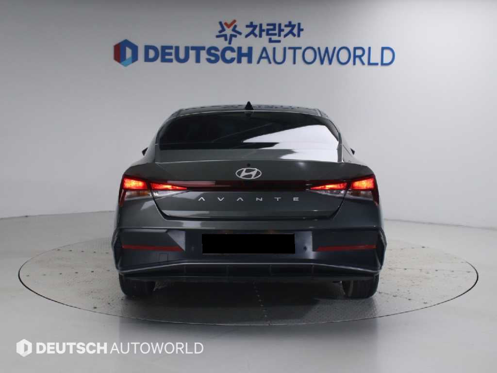 Hyundai Avante — photo 04
