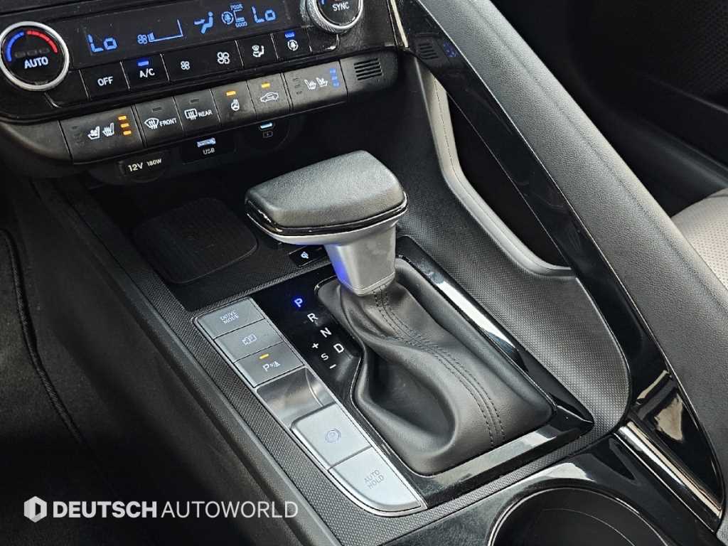 Hyundai Avante — photo 09
