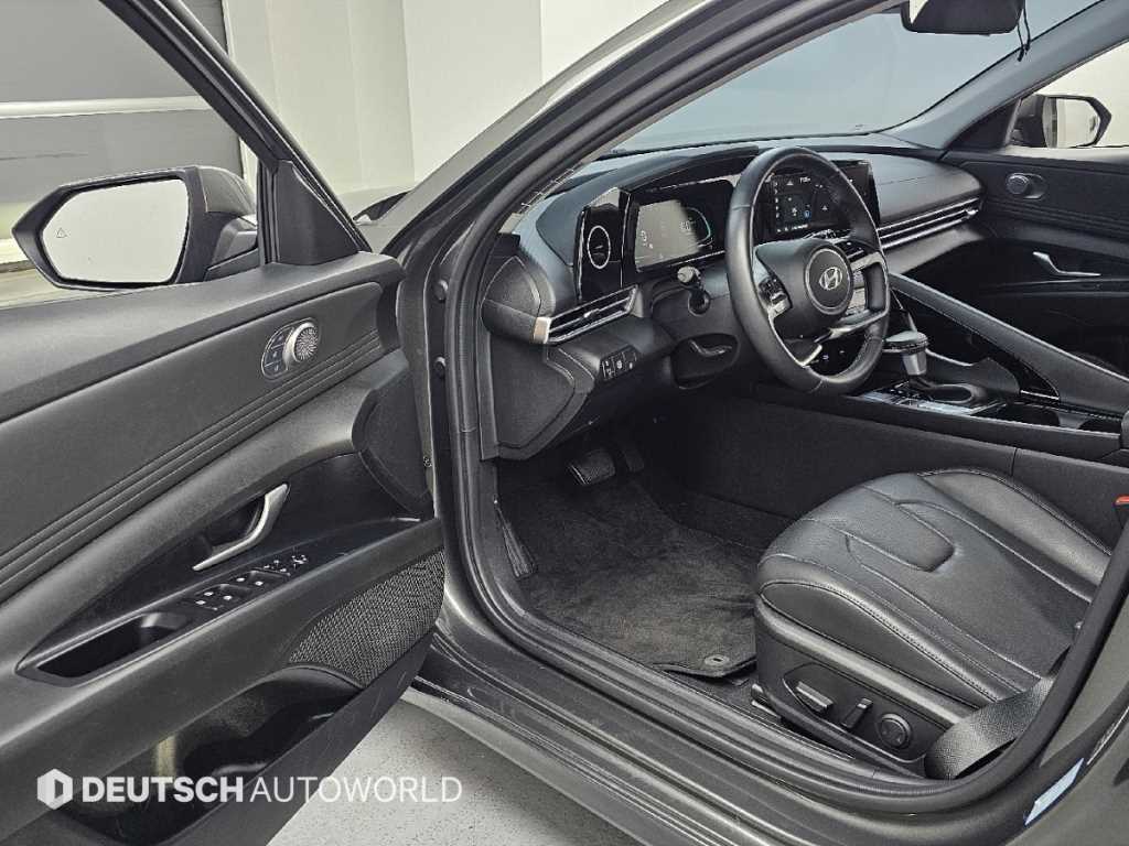 Hyundai Avante — photo 11