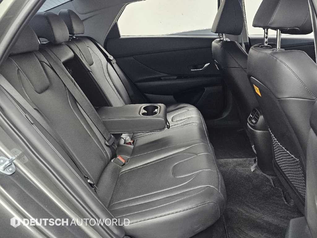 Hyundai Avante — photo 12