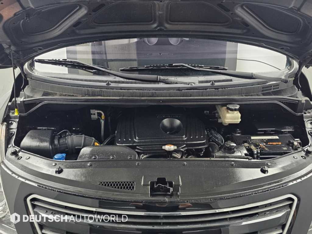 Hyundai Starex — photo 06