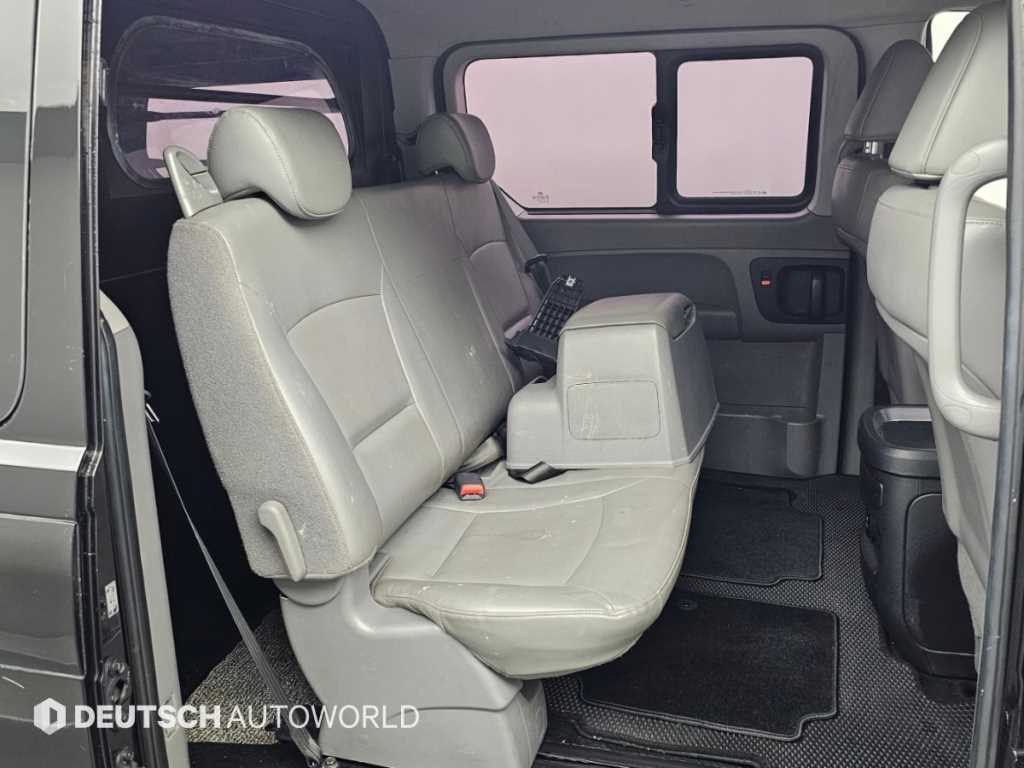 Hyundai Starex — photo 12