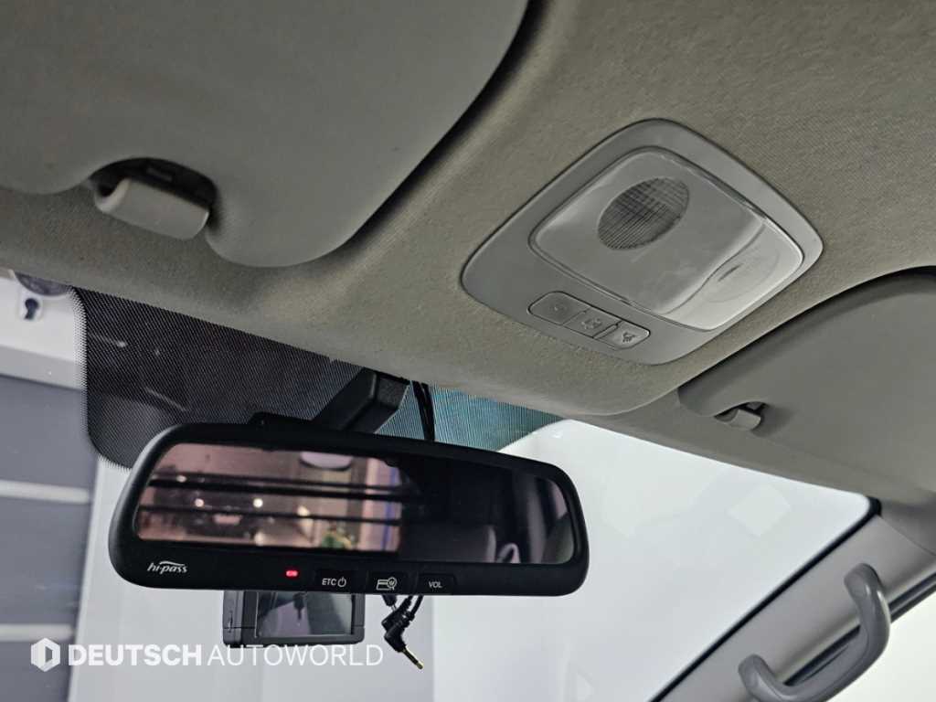 Hyundai Starex — photo 18