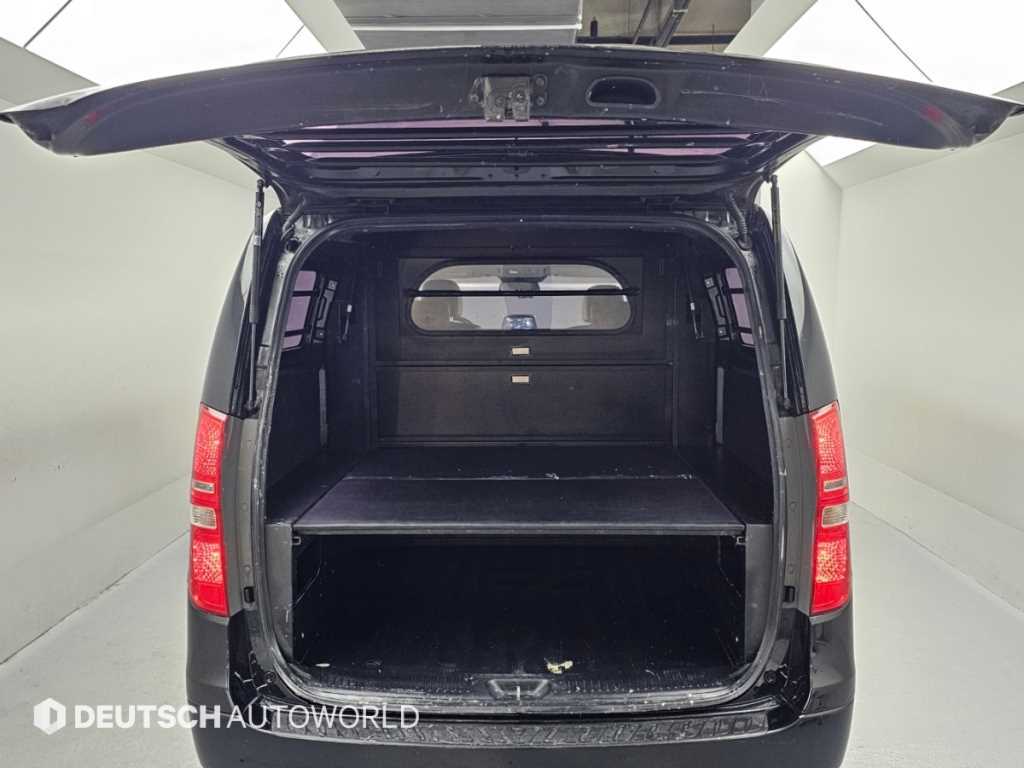 Hyundai Starex — photo 19