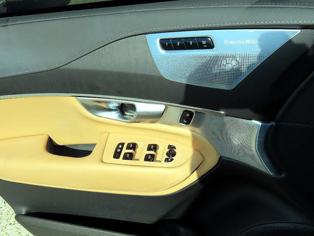 Volvo XC90 — photo 12