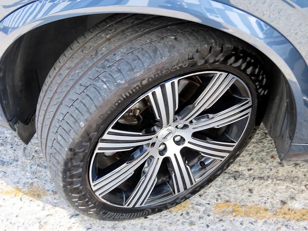 Volvo XC90 — photo 20