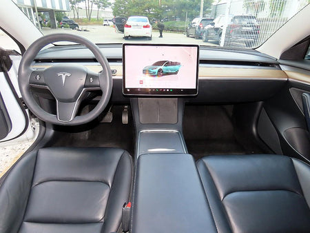 Tesla Model 3 — photo 07