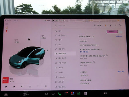 Tesla Model 3 — photo 11
