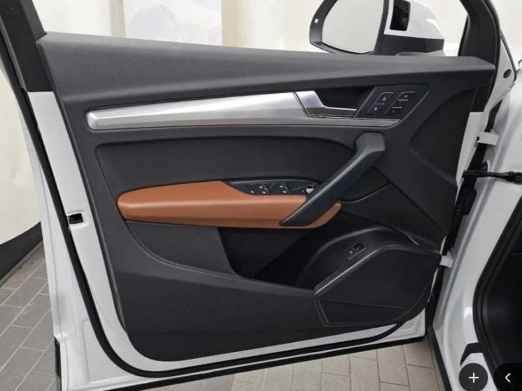 Audi Q5 — photo 11