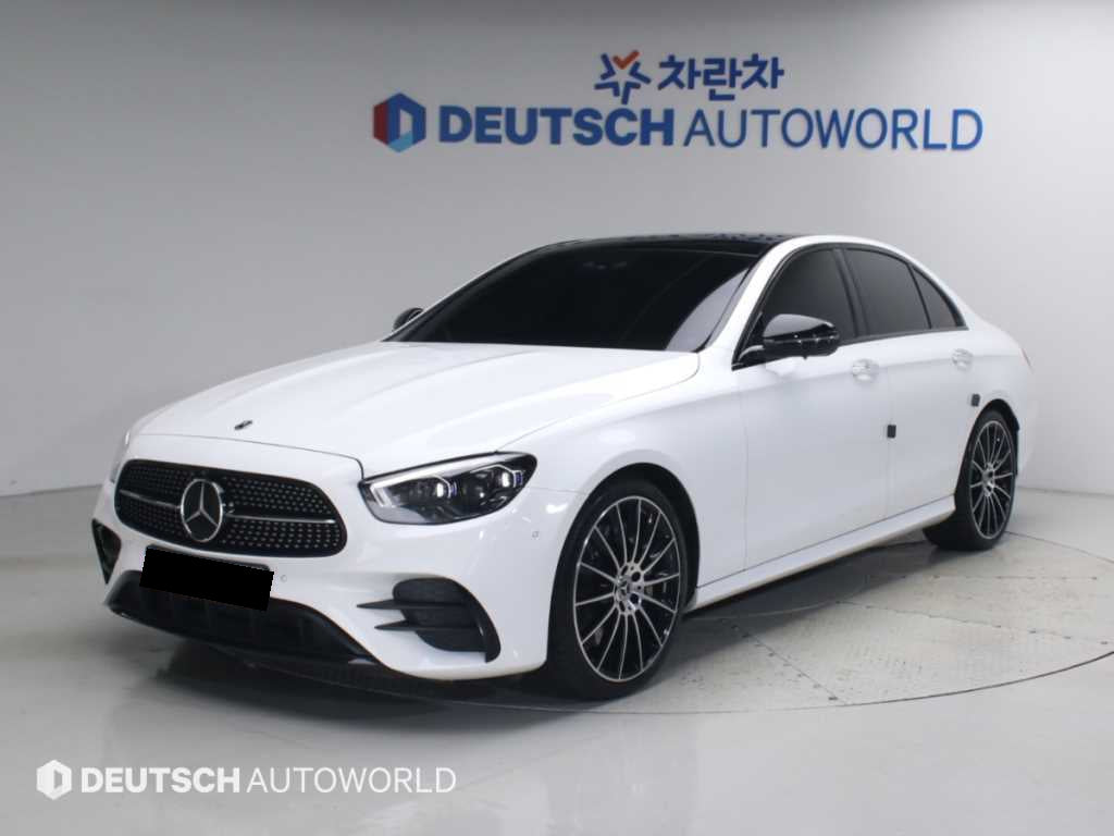 Mercedes-Benz E-Class — photo 01