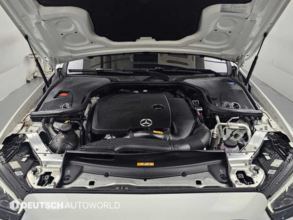 Mercedes-Benz E-Class — photo 06