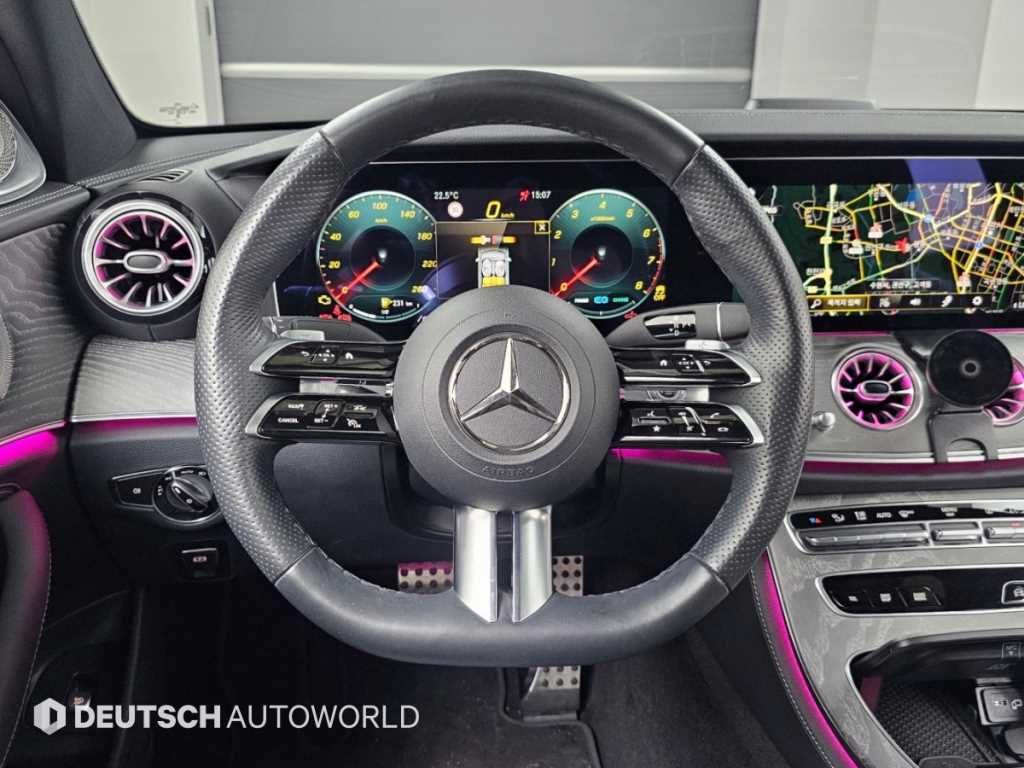 Mercedes-Benz E-Class — photo 13