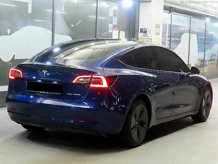 Tesla Model 3 — photo 04