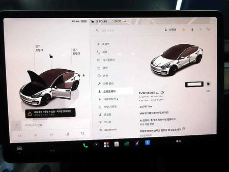 Tesla Model 3 — photo 13