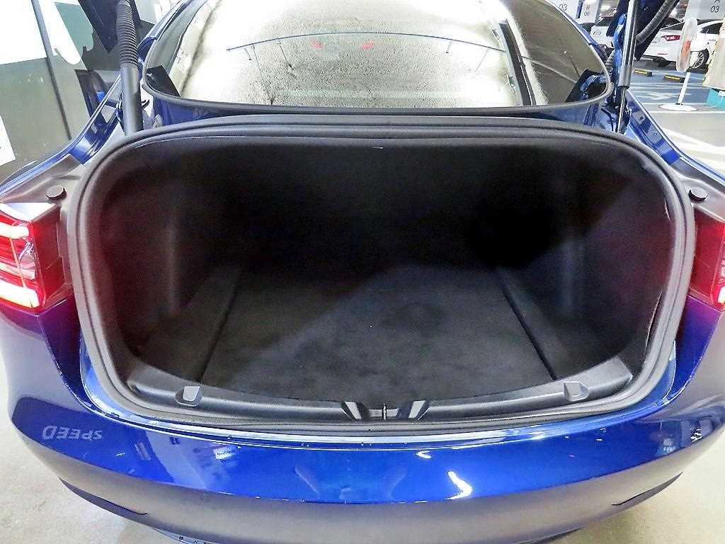Tesla Model 3 — photo 17