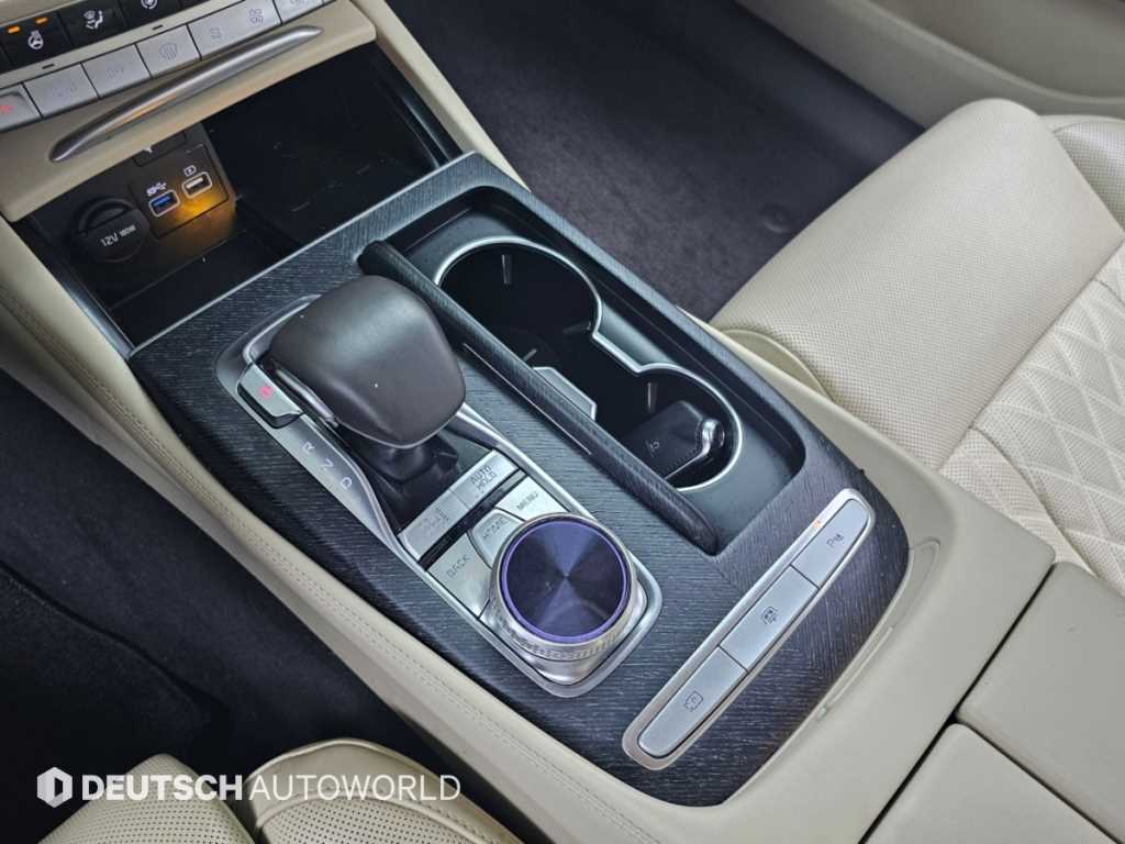 Kia K9 — photo 09
