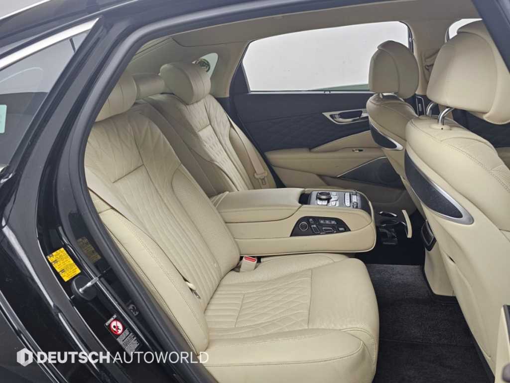Kia K9 — photo 12