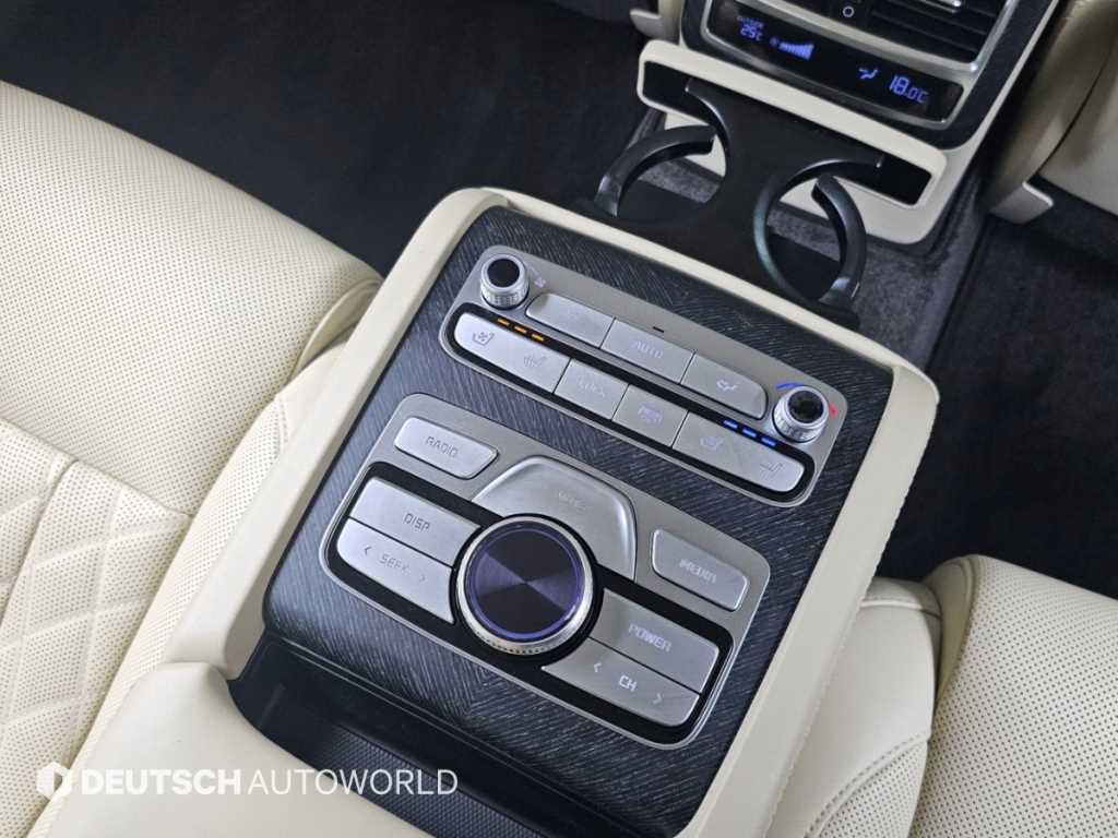 Kia K9 — photo 16