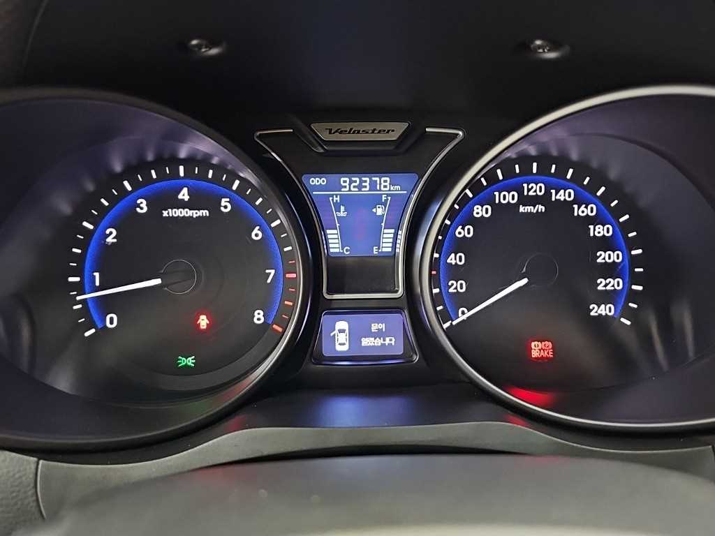 Hyundai Veloster — photo 06