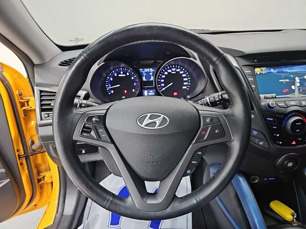Hyundai Veloster — photo 09