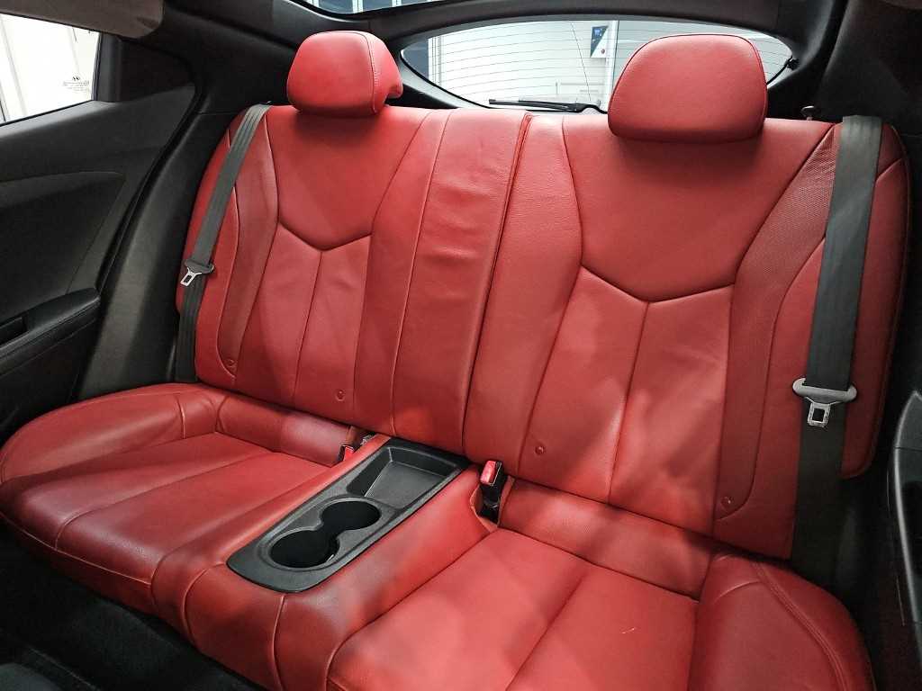 Hyundai Veloster — photo 12