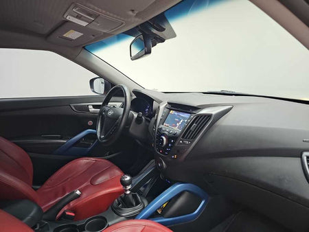 Hyundai Veloster — photo 18