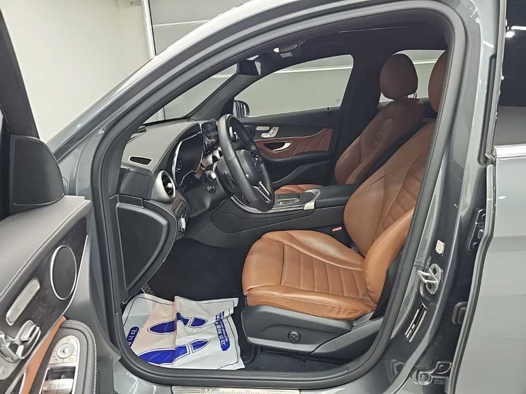 Mercedes-Benz GLC-Class — photo 11