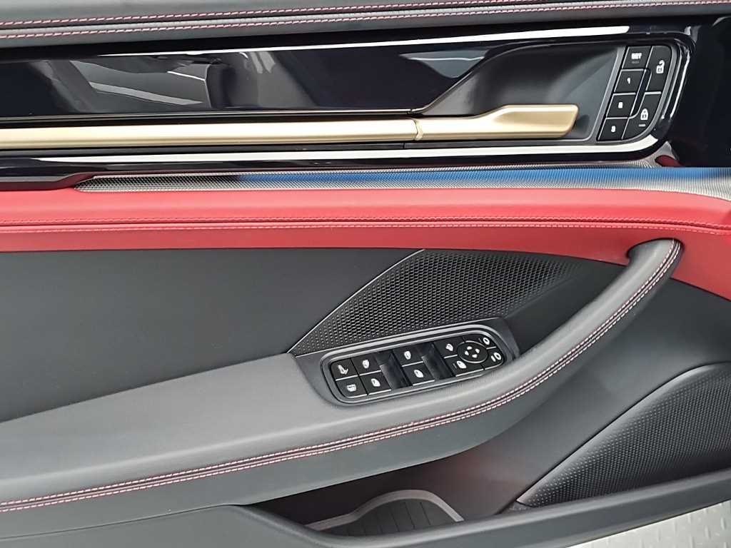 Porsche Panamera — photo 17