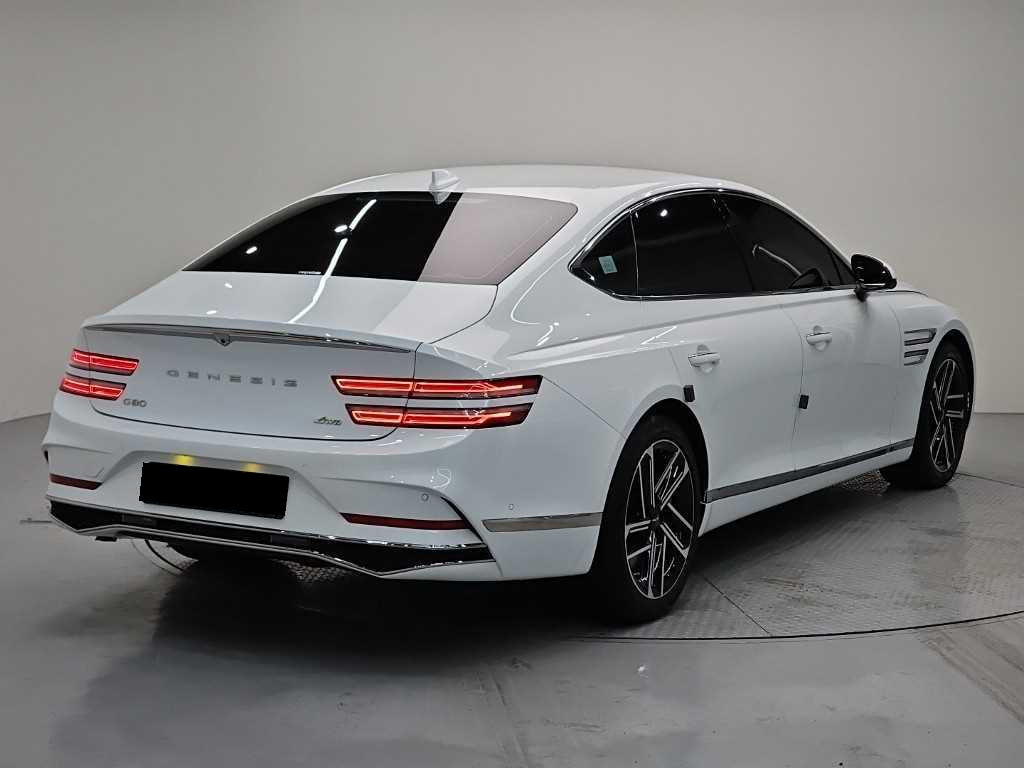 Genesis G80 — photo 04