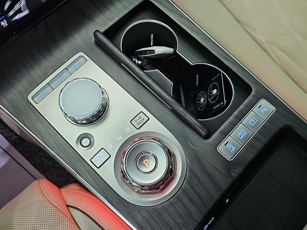 Genesis G80 — photo 08